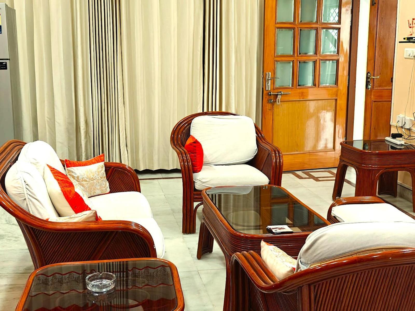 Fully Furnished Ish, Atithya Homestay With Various Amenities And Free Services In Lucknow, India Bagian luar foto